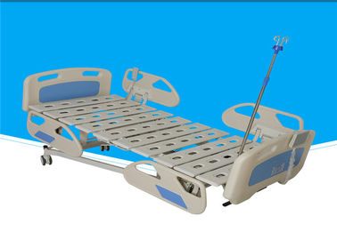 Cama de hospital móvel flexível, cama paciente de Icu de 0 - 75 ° com os trilhos laterais do ABS